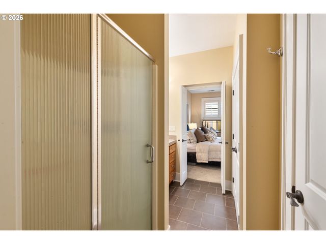 662 Sw TRILLIUM CREEK Ter, Portland, OR 97225