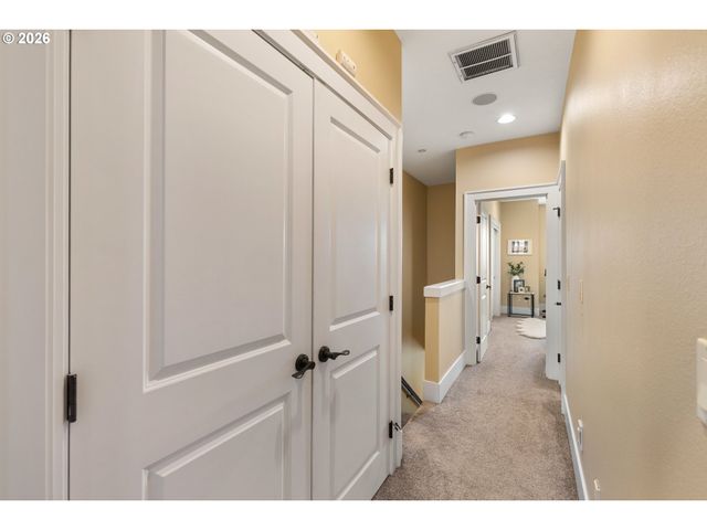 662 Sw TRILLIUM CREEK Ter, Portland, OR 97225
