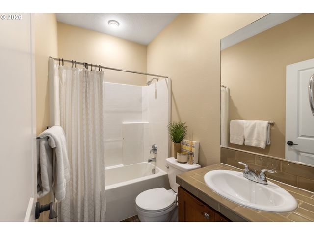 662 Sw TRILLIUM CREEK Ter, Portland, OR 97225