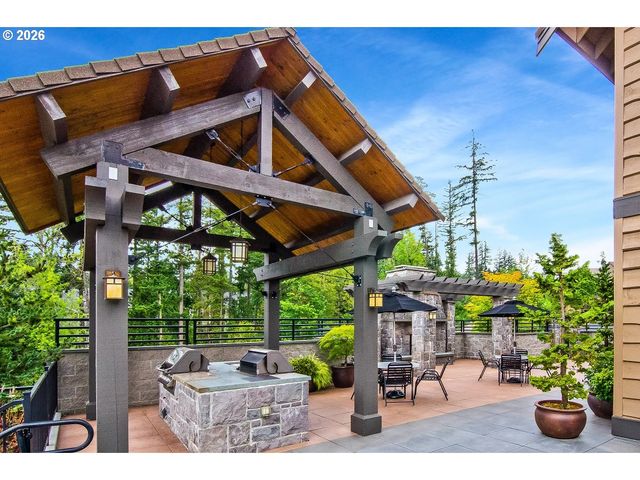 662 Sw TRILLIUM CREEK Ter, Portland, OR 97225