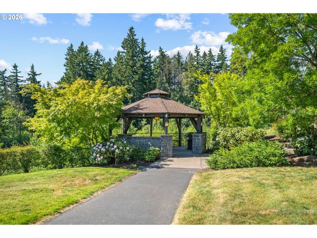 662 Sw TRILLIUM CREEK Ter, Portland, OR 97225