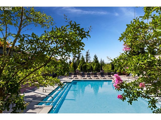 662 Sw TRILLIUM CREEK Ter, Portland, OR 97225