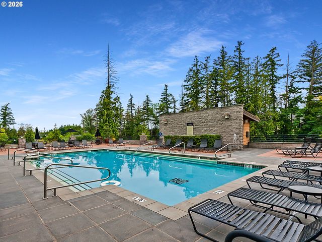662 Sw TRILLIUM CREEK Ter, Portland, OR 97225