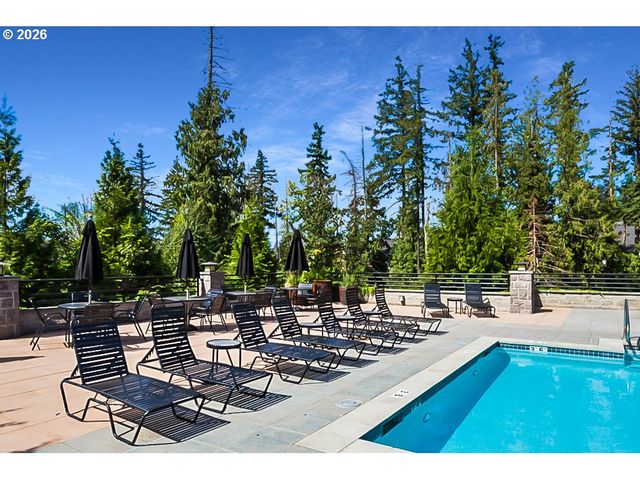 662 Sw TRILLIUM CREEK Ter, Portland, OR 97225