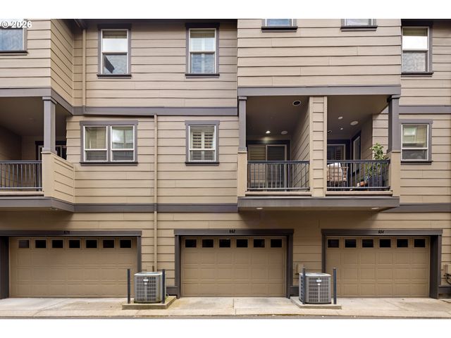 662 Sw TRILLIUM CREEK Ter, Portland, OR 97225