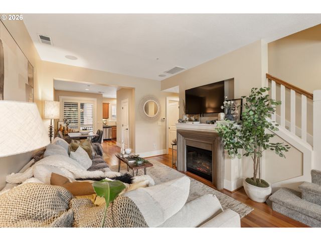 662 Sw TRILLIUM CREEK Ter, Portland, OR 97225