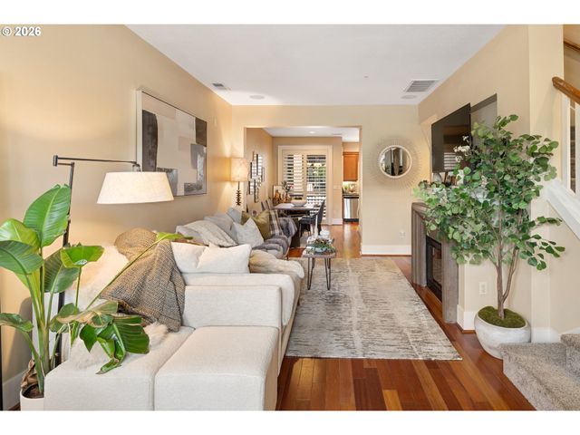 662 Sw TRILLIUM CREEK Ter, Portland, OR 97225