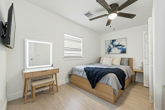 978 Saint Clair Street, Houston, TX 77088