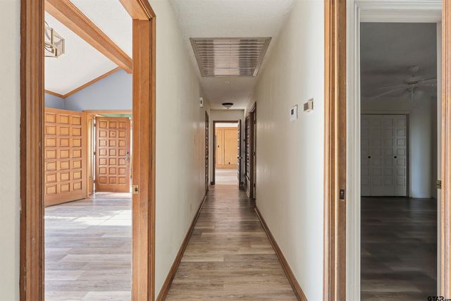 2506 CEDAR CREEk DR, Mt Pleasant, TX 75455