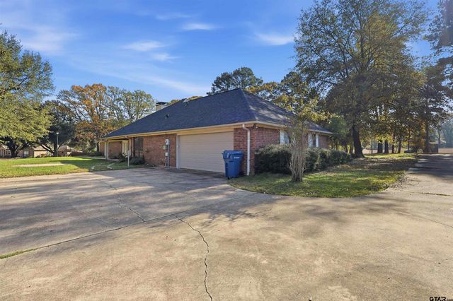 2506 CEDAR CREEk DR, Mt Pleasant, TX 75455