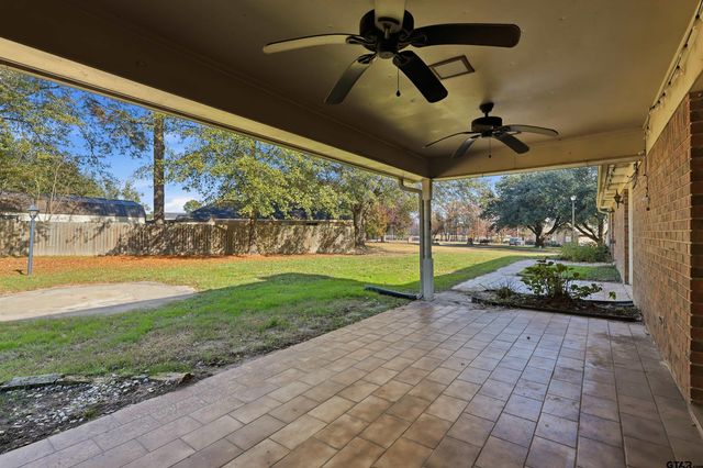 2506 CEDAR CREEk DR, Mt Pleasant, TX 75455