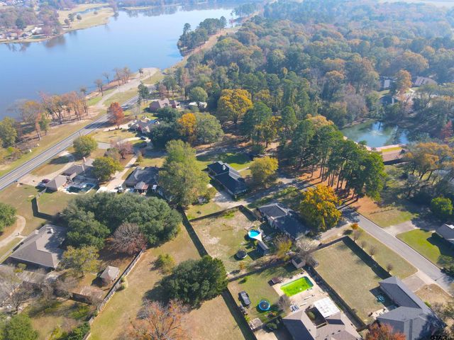 2506 CEDAR CREEk DR, Mt Pleasant, TX 75455