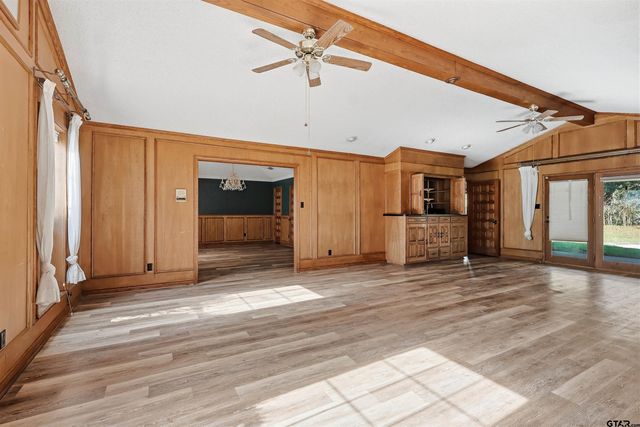 2506 CEDAR CREEk DR, Mt Pleasant, TX 75455