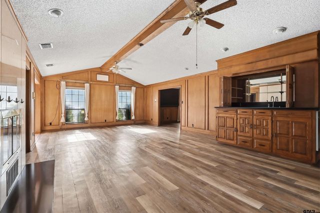 2506 CEDAR CREEk DR, Mt Pleasant, TX 75455