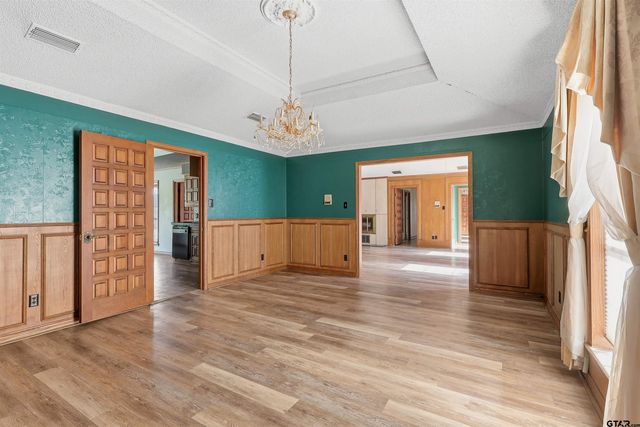 2506 CEDAR CREEk DR, Mt Pleasant, TX 75455