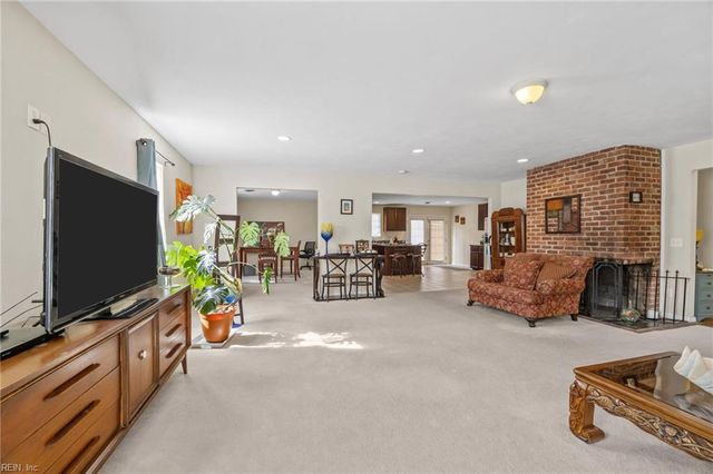 2308 Bidgood DR, Portsmouth, VA 23703