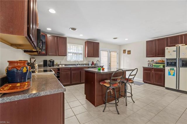 2308 Bidgood DR, Portsmouth, VA 23703