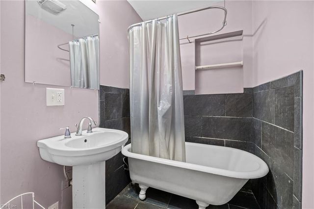 2308 Bidgood DR, Portsmouth, VA 23703