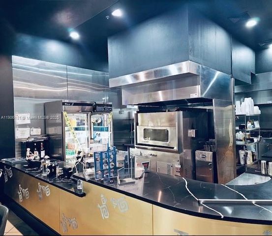 11401 NW 12th St, Sweetwater, FL 33172