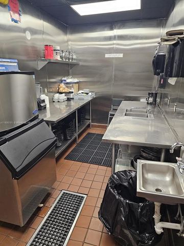 11401 NW 12th St, Sweetwater, FL 33172