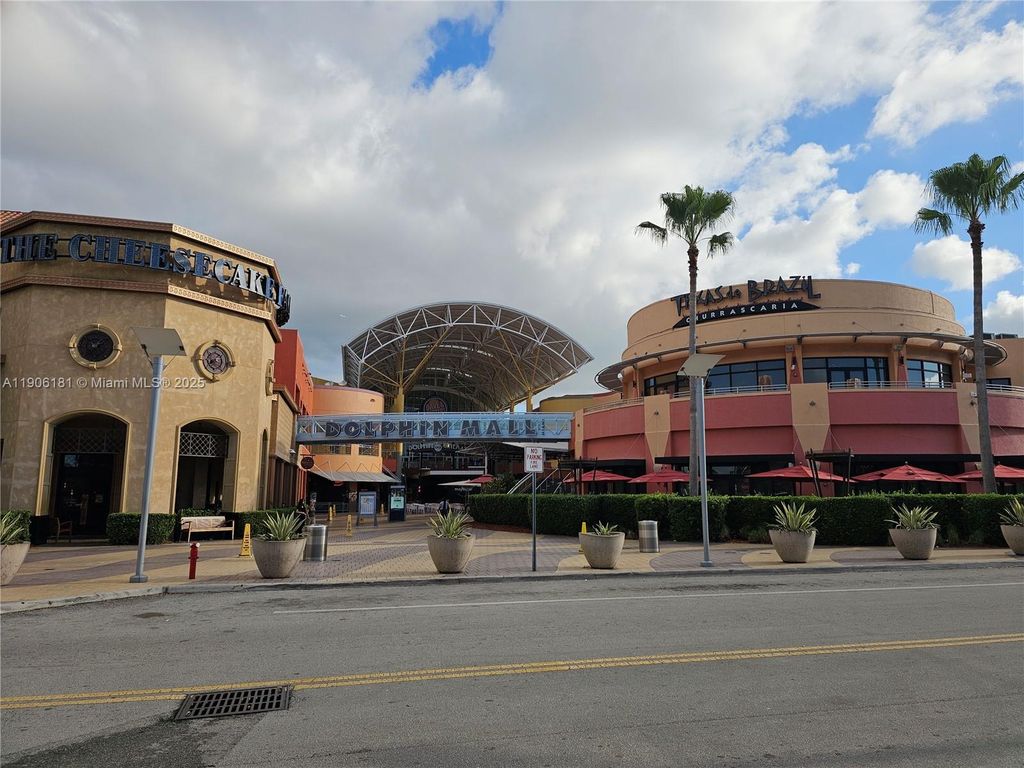 11401 NW 12th St, Sweetwater, FL 33172