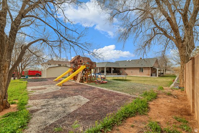 720 N CENTRAL ST, Hildale, UT 84784