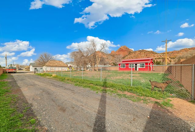 720 N CENTRAL ST, Hildale, UT 84784