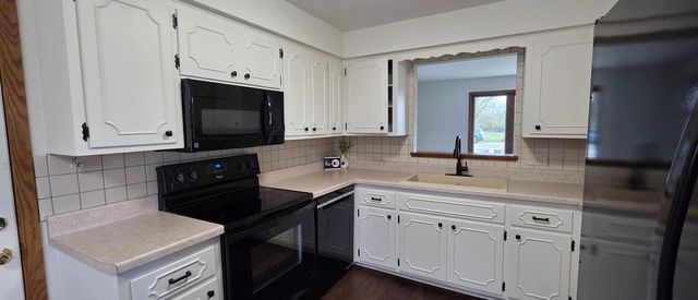 3360 Oakwood ROAD, Oak Creek, WI 53154