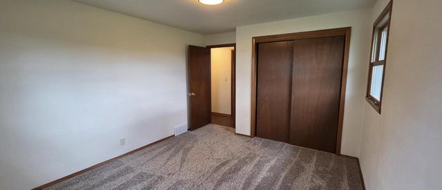 3360 Oakwood ROAD, Oak Creek, WI 53154