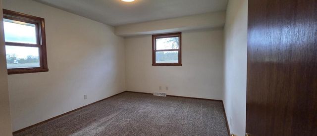 3360 Oakwood ROAD, Oak Creek, WI 53154