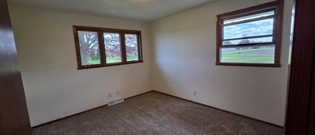 3360 Oakwood ROAD, Oak Creek, WI 53154