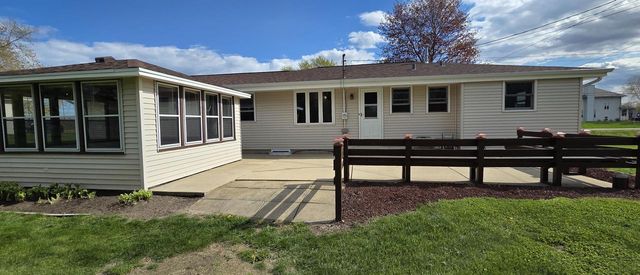 3360 Oakwood ROAD, Oak Creek, WI 53154