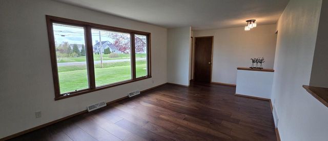 3360 Oakwood ROAD, Oak Creek, WI 53154