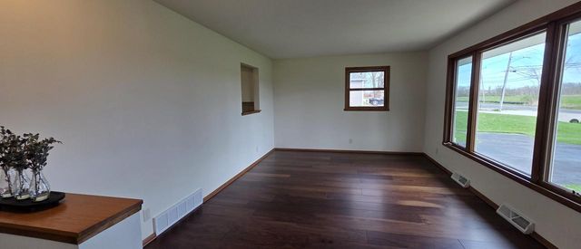 3360 Oakwood ROAD, Oak Creek, WI 53154