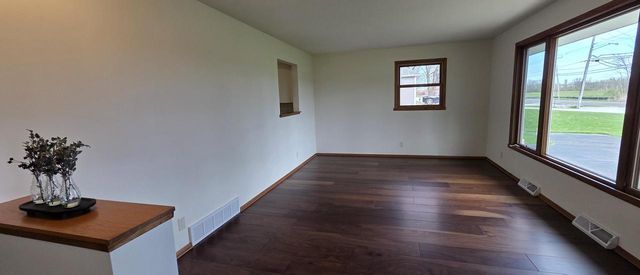 3360 Oakwood ROAD, Oak Creek, WI 53154