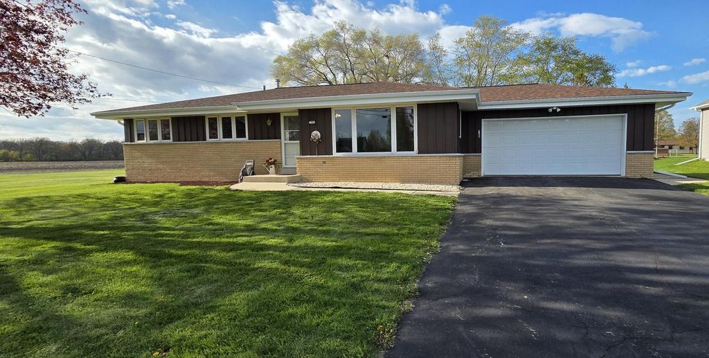 3360 Oakwood ROAD, Oak Creek, WI 53154