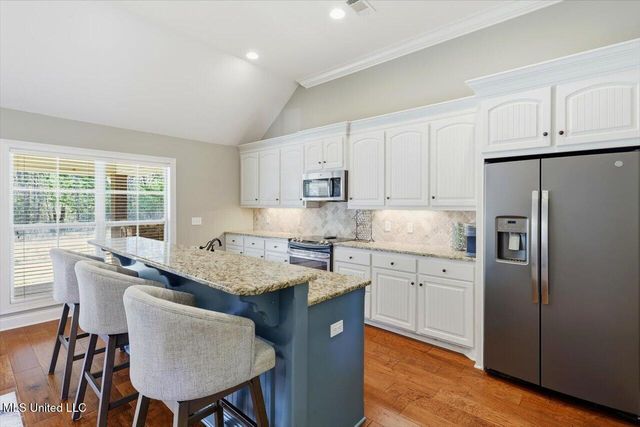 988 Clubhouse Drive, Pearl, MS 39208