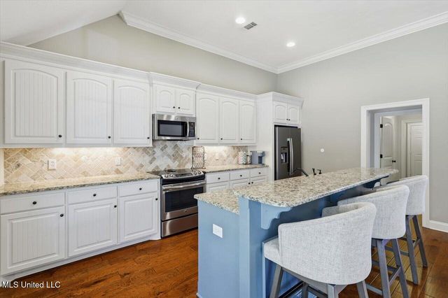 988 Clubhouse Drive, Pearl, MS 39208