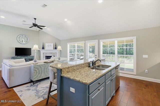 988 Clubhouse Drive, Pearl, MS 39208