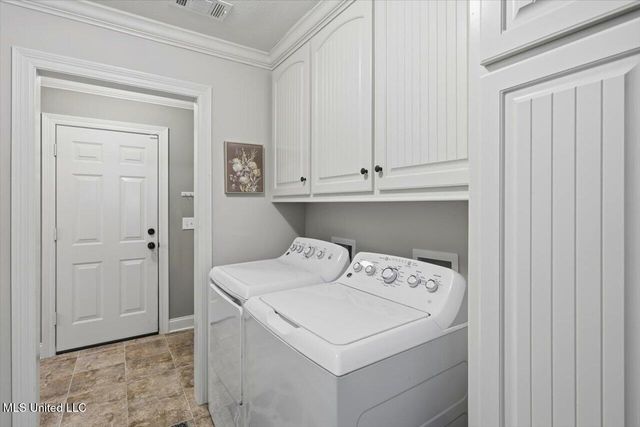 988 Clubhouse Drive, Pearl, MS 39208