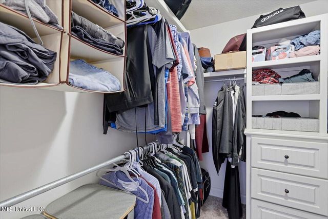 988 Clubhouse Drive, Pearl, MS 39208