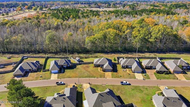 988 Clubhouse Drive, Pearl, MS 39208