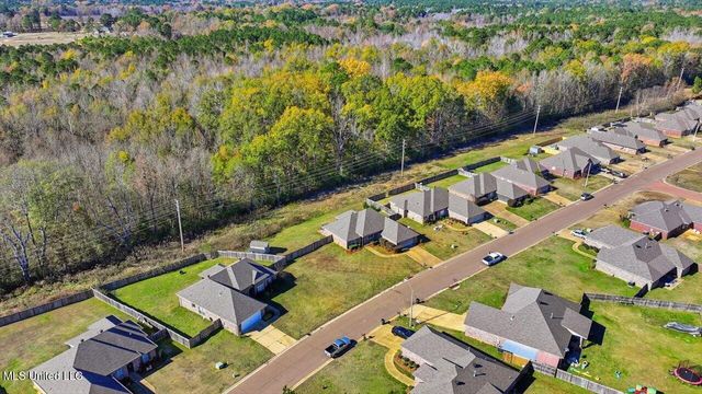 988 Clubhouse Drive, Pearl, MS 39208