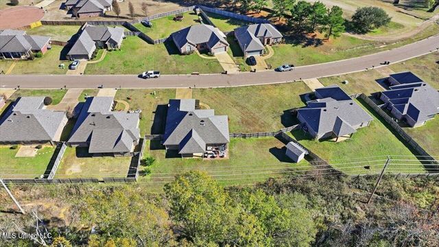 988 Clubhouse Drive, Pearl, MS 39208