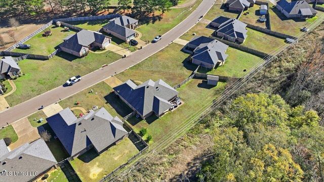 988 Clubhouse Drive, Pearl, MS 39208