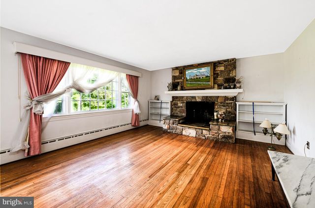 552 FROST AVE, Warrenton, VA 20186