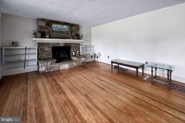 552 FROST AVE, Warrenton, VA 20186