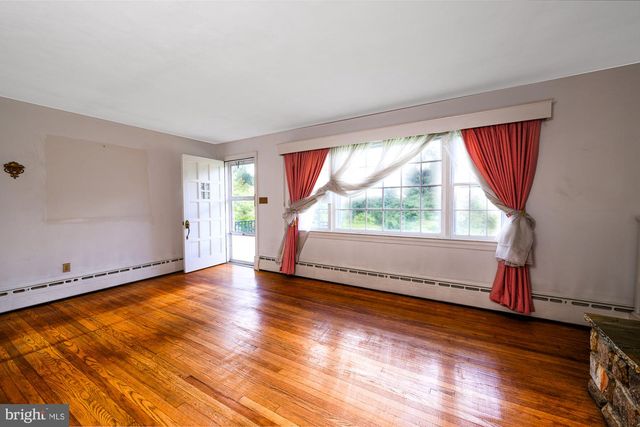 552 FROST AVE, Warrenton, VA 20186