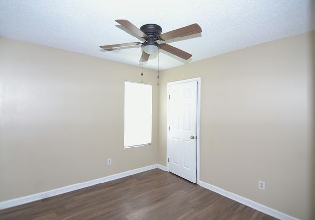 2512 PARKVIEW DR, Memphis, TN 38128