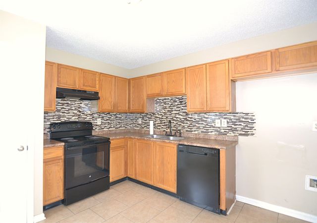 2512 PARKVIEW DR, Memphis, TN 38128
